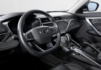 Подержанный автомобиль Geely Atlas Pro 2021 года (14 фото)