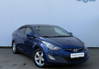 Подержанный автомобиль Hyundai Elantra Sedan 2012 года (3 фото)