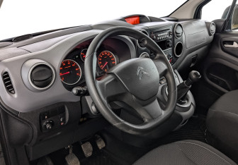 Подержанный автомобиль Citroen Berlingo 2021 года (15 фото)