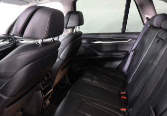 Подержанный автомобиль BMW X5 2017 года (14 фото)