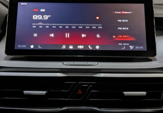 Подержанный автомобиль Geely Coolray 2022 года (15 фото)