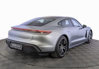Подержанный автомобиль Porsche Taycan 2021 года (5 фото)