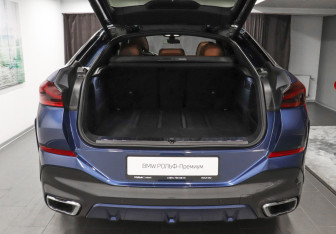 Подержанный автомобиль BMW X6 2020 года (9 фото)