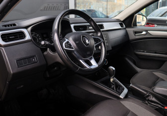 Подержанный автомобиль Renault Arkana 2019 года (12 фото)