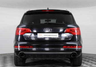 Подержанный автомобиль Audi Q7 2013 года (5 фото)