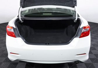 Подержанный автомобиль Toyota Camry Sedan 2012 года (9 фото)