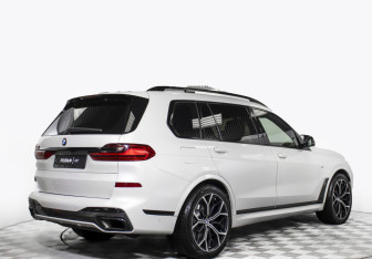 Подержанный автомобиль BMW X7 2019 года (5 фото)
