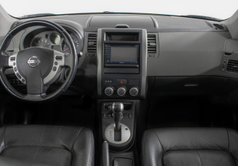 Подержанный автомобиль Nissan X-Trail 2007 года (12 фото)