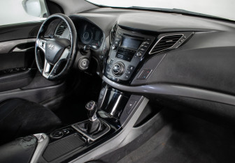 Подержанный автомобиль Hyundai i40 Sedan 2013 года (9 фото)