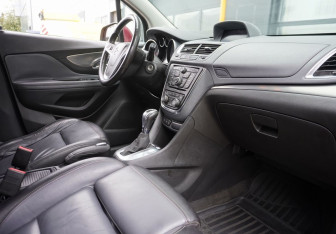 Подержанный автомобиль Opel Mokka 2012 года (11 фото)