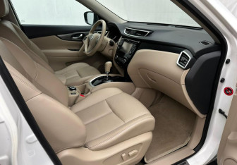 Подержанный автомобиль Nissan X-Trail 2016 года (13 фото)