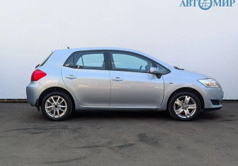 Подержанный автомобиль Toyota Auris Hatchback 2008 года (4 фото)