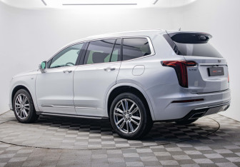 Подержанный автомобиль Cadillac XT6 2021 года (3 фото)