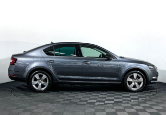 Подержанный автомобиль Skoda Octavia Liftback 2019 года (4 фото)