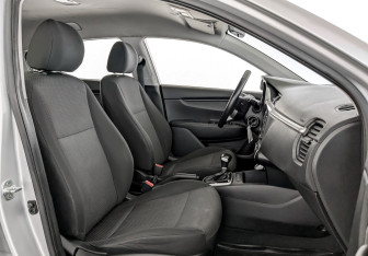 Подержанный автомобиль Kia Rio Hatchback 2021 года (19 фото)