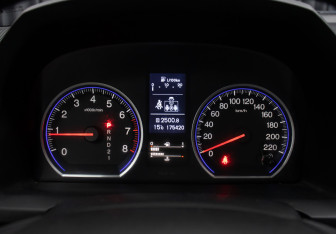 Подержанный автомобиль Honda CR-V 2011 года (12 фото)