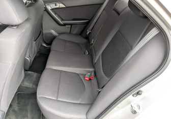 Подержанный автомобиль Kia Cerato Sedan 2012 года (12 фото)