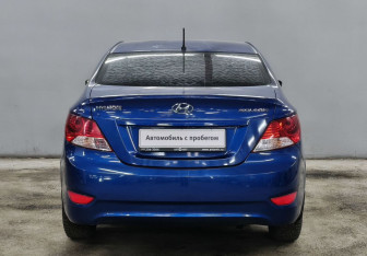 Подержанный автомобиль Hyundai Solaris Sedan 2013 года (6 фото)