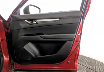 Подержанный автомобиль Mazda CX-5 2018 года (25 фото)