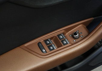 Подержанный автомобиль Audi A4 allroad 2017 года (18 фото)