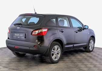 Подержанный автомобиль Nissan Qashqai 2011 года (5 фото)