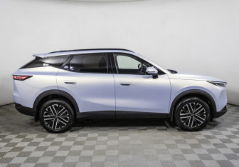 Подержанный автомобиль Omoda C7 2025 года (4 фото)