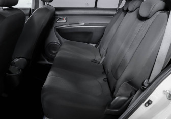 Подержанный автомобиль Kia Carens 2009 года (10 фото)