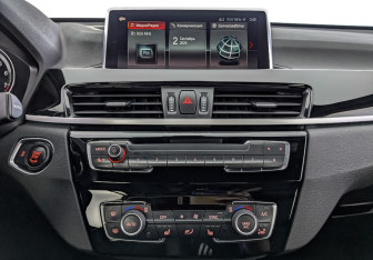 Подержанный автомобиль BMW X1 2021 года (17 фото)