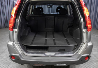 Подержанный автомобиль Nissan X-Trail 2007 года (10 фото)
