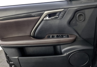 Подержанный автомобиль Lexus RX 2019 года (19 фото)