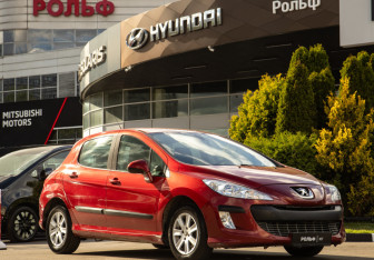 Подержанный автомобиль Peugeot 308 Hatchback 2010 года (2 фото)