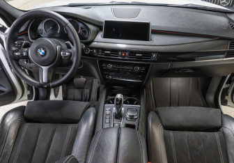 Подержанный автомобиль BMW X5 2017 года (14 фото)