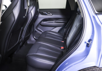 Подержанный автомобиль Hongqi HS3 2025 года (10 фото)