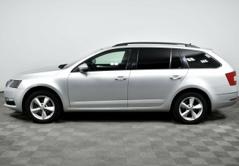 Подержанный автомобиль Skoda Octavia Wagon 2018 года (3 фото)