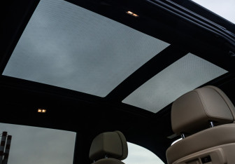 Подержанный автомобиль BMW X7 2021 года (25 фото)