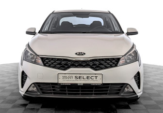 Подержанный автомобиль Kia Rio Sedan 2021 года (2 фото)