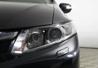 Подержанный автомобиль Honda Civic Sedan 2012 года (5 фото)