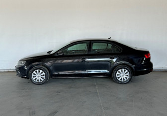 Подержанный автомобиль Volkswagen Jetta Sedan 2015 года (8 фото)