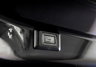 Подержанный автомобиль Volkswagen Multivan 2021 года (25 фото)