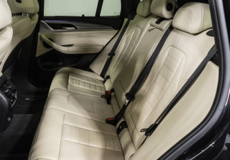 Подержанный автомобиль BMW X3 2019 года (16 фото)