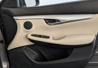 Подержанный автомобиль Infiniti QX50 2021 года (24 фото)