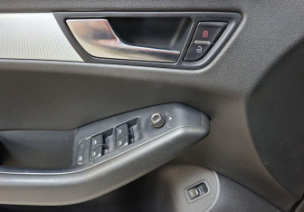 Подержанный автомобиль Audi Q5 2008 года (19 фото)