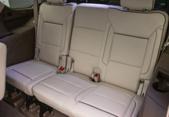 Подержанный автомобиль GMC Yukon 2023 года (10 фото)