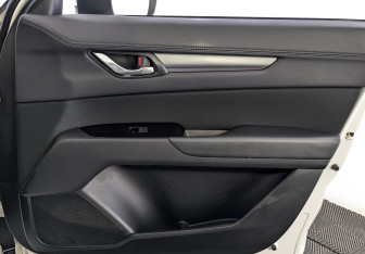 Подержанный автомобиль Mazda CX-5 2020 года (24 фото)