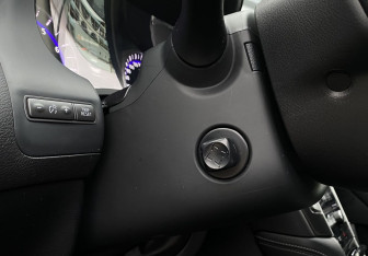 Подержанный автомобиль Infiniti Q50 2015 года (14 фото)