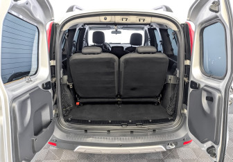 Подержанный автомобиль LADA (ВАЗ) Largus Wagon 2020 года (10 фото)