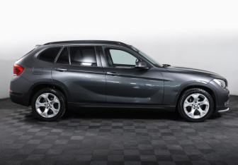 Подержанный автомобиль BMW X1 2014 года (4 фото)