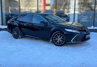 Подержанный автомобиль Toyota Camry Sedan 2021 года (3 фото)