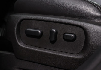 Подержанный автомобиль Ford Explorer 2014 года (12 фото)