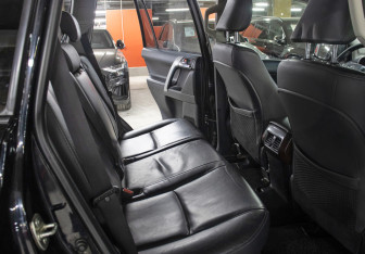 Подержанный автомобиль Toyota Land Cruiser Prado 2016 года (12 фото)